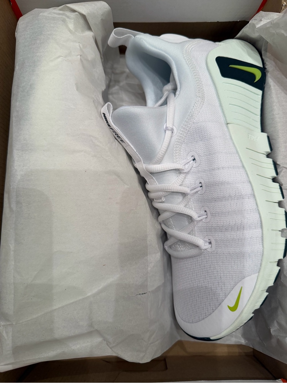 Nike Women’s Lightweight Running Sneakers